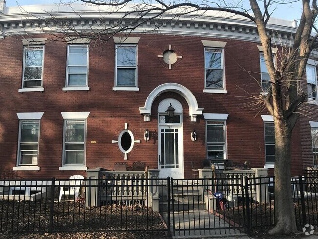Building Photo - 1767 Commonwealth Ave Unit 3 Rental
