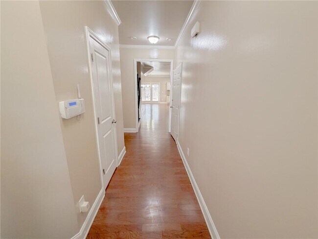 Photo - 786 Garbrooke Dr