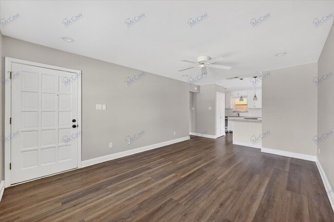 Photo - 206 N Graves St