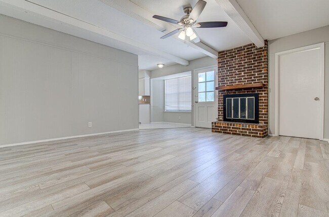 Photo - 1102 Alden Dr