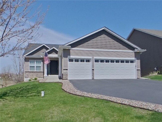 Photo - 1341 Meadow Ln House