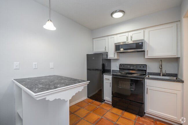 Interior Photo - Santa Fe Suites