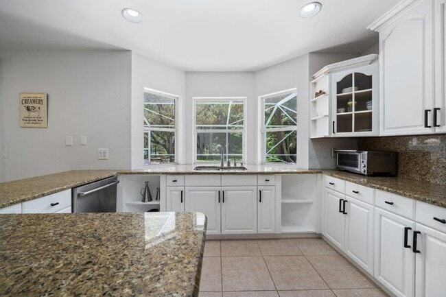 Building Photo - 1527 S Club Dr Rental