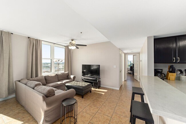 Photo - Seagle Building 7C