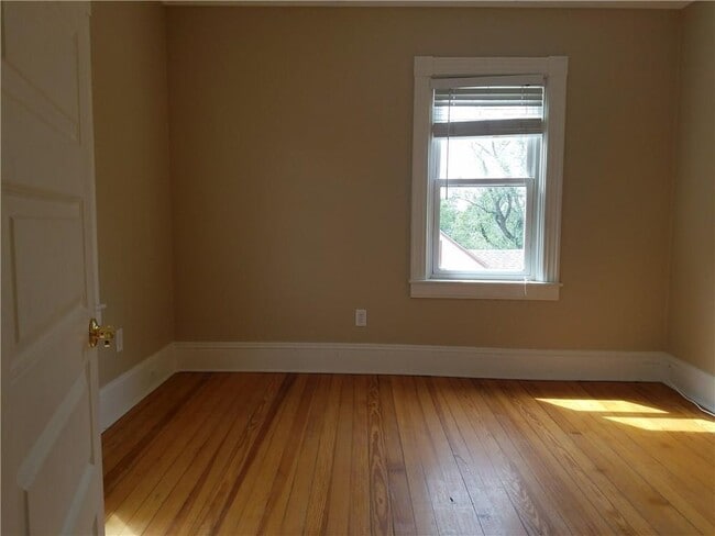 Photo - 3 Bayview Ave Unit 3