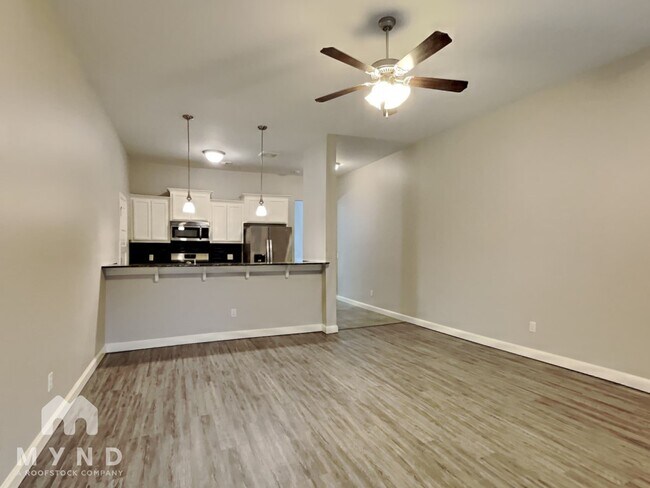 Photo - 1003 Merlin Dr