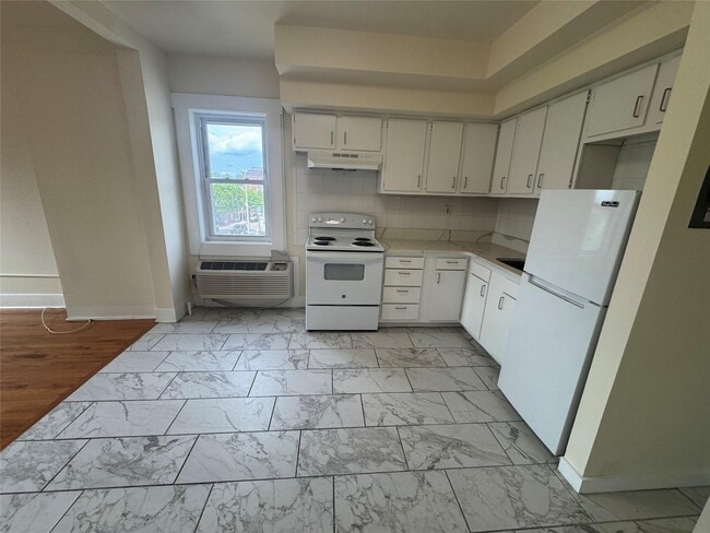 Photo - 1035 Main St Apartment Unit A