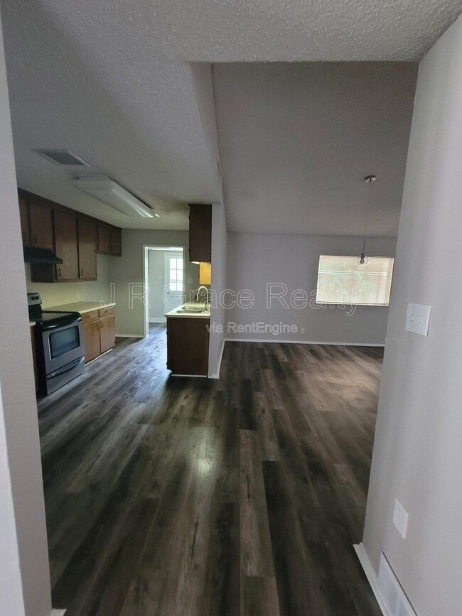 Photo - 2225 Charboneau Dr