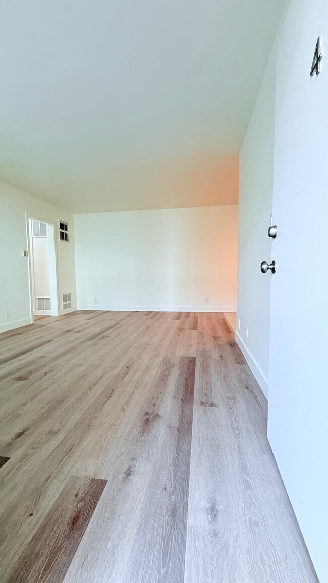 Photo - 2025 S. Bedford