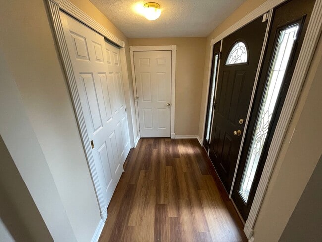 Photo - Nice split level home with garage and fenced backyard, Virtual Tour!
