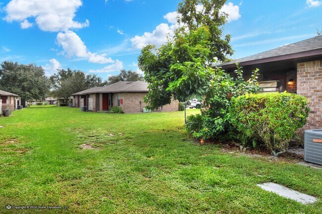 Photo - Cute 1 Bedroom Apartment In Eagle Lake Unit 2132