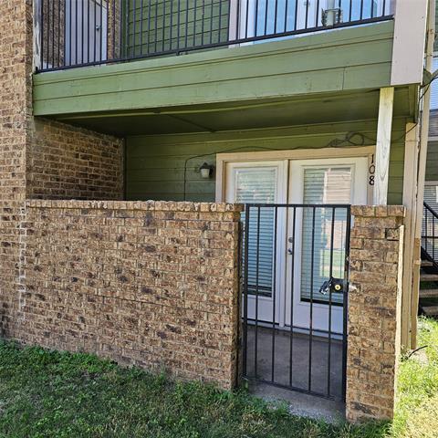 Photo - 9837 Walnut St Unit 108