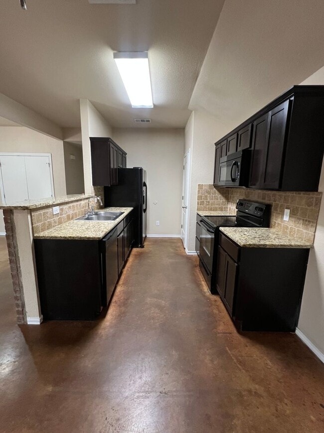 Photo - 938 W 3a St