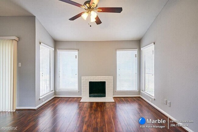 Photo - 2 br, 1 bath Condo - 10075 Westpark Dr Apt 17 Unit Apt 17