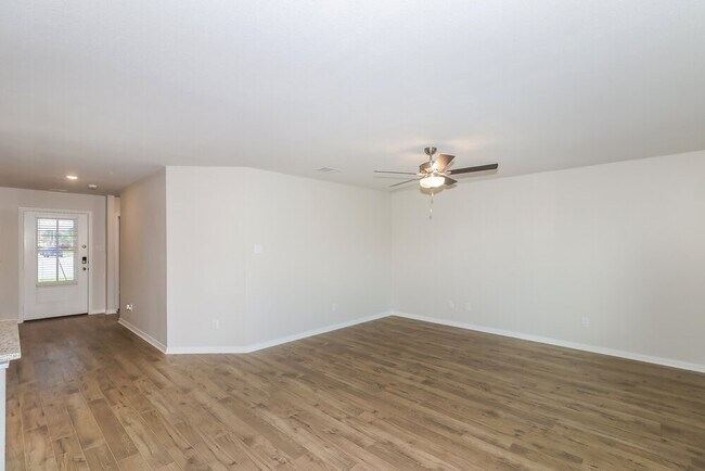 Photo - 198 Emma Rose Dr