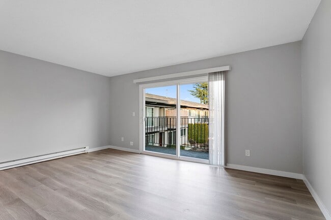 Photo - Gateway Crossing