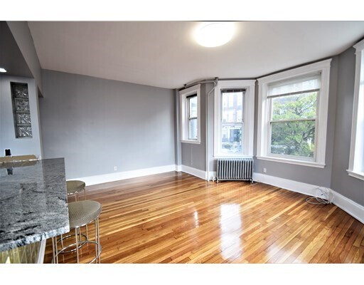Photo - 83 Glenville Ave Unidad 3