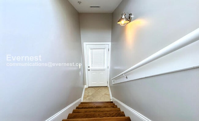 Photo - 101 Generals Retreat Pl