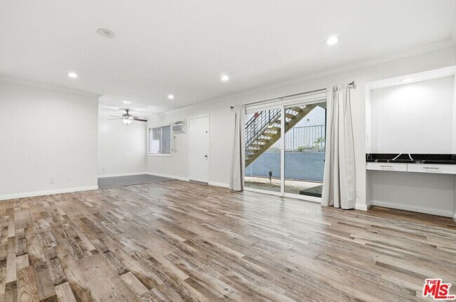 Photo - 1939 Selby Ave