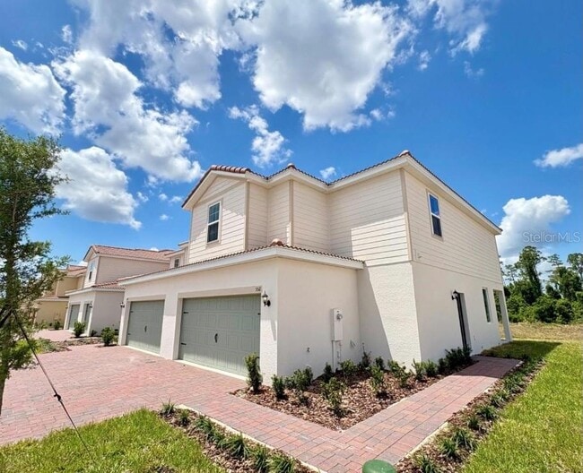 552 Bay Leaf Dr
