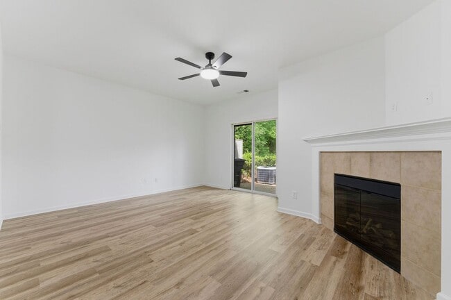 Photo - 585 McWilliams Rd SE Unidad 1406