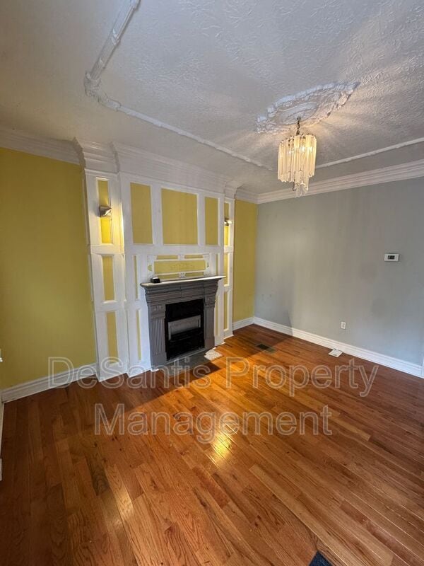 Photo - 5424 Harrison St