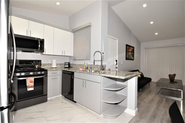 Photo - 5415 W Harmon Ave