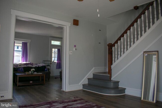 Photo - 605 Bridge St