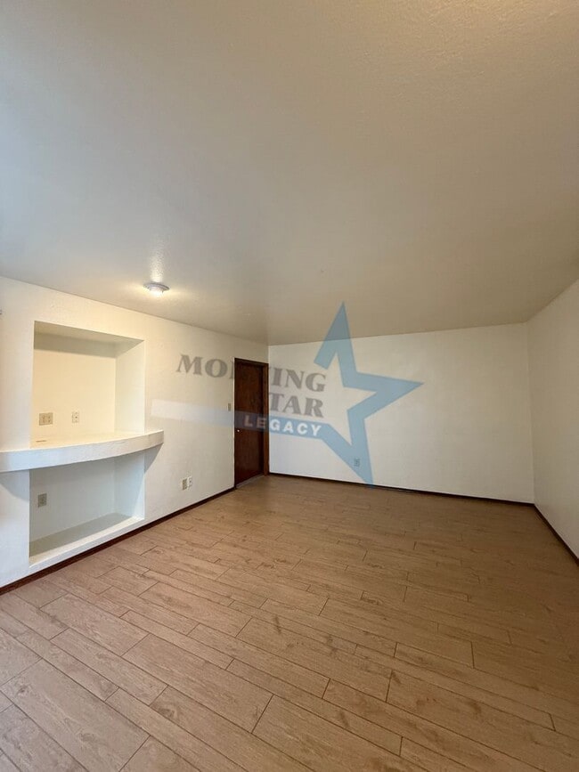 Photo - 2 bed townhouse w/garage and enclosed yard!