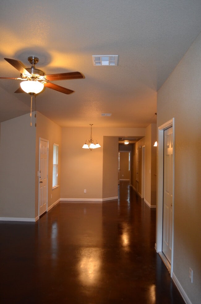 Photo - 1613Pontotoc Unidad B-STILL OCCUPIED BY RESIDENT