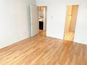 Building Photo - 806 W 24th St Unit 229