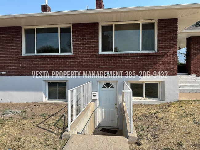 Photo - 1082 Doxey St
