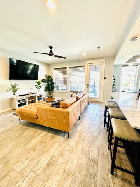 Photo - 9 Harbor Point