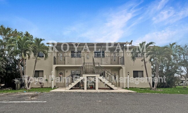 Building Photo - 4530 SW 10th Ave Unit #202