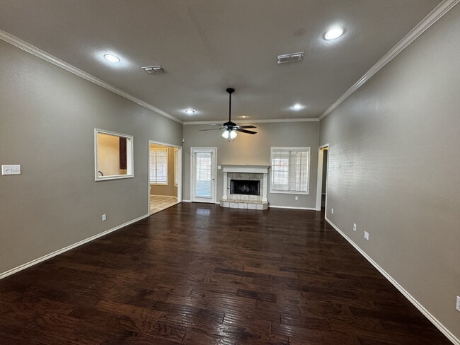 Photo - Beautiful Home in Upscale Neighborhood!
