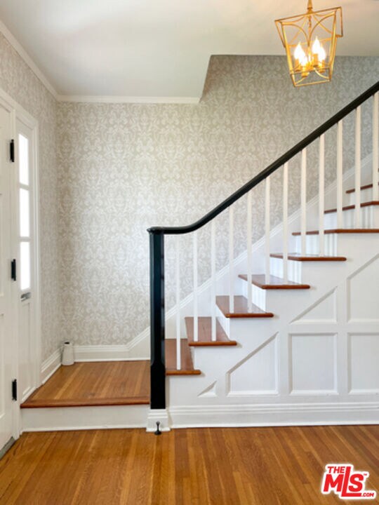 Photo - 934 S Dunsmuir Ave