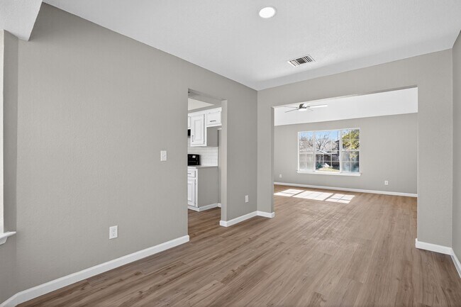 Photo - 5103 Devon Green Dr