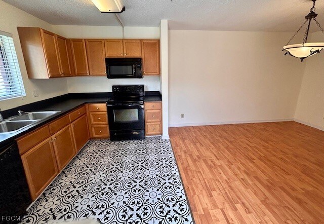 Photo - 1408 Park Shore Cir