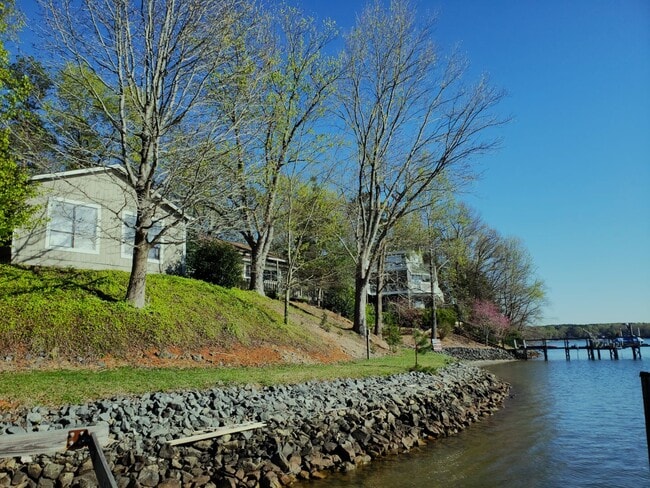 Building Photo - Enjoy Lakefront Luxury Year Round! $250 Of... Rental