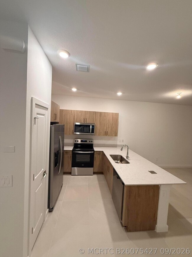 151 Lakeside Lndg Ct