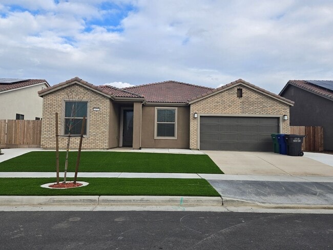 Building Photo - 5 BR 3 BA home available now