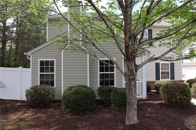 Photo - 104 W Oaks Pl