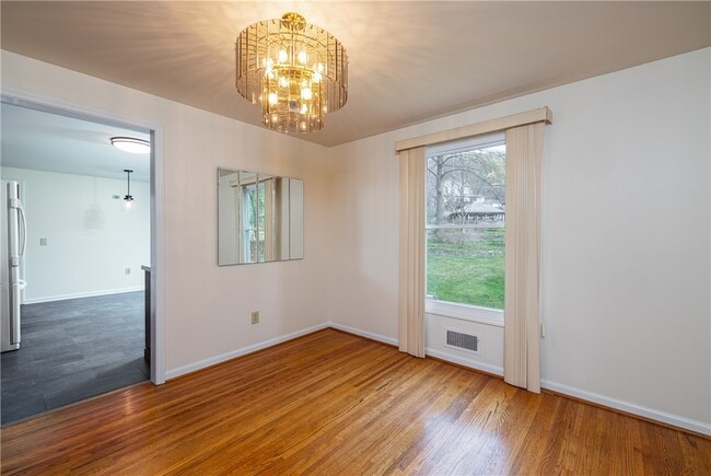 Photo - 75 Parkwood Ave