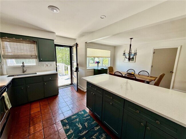 Photo - 8 McCormick Rd