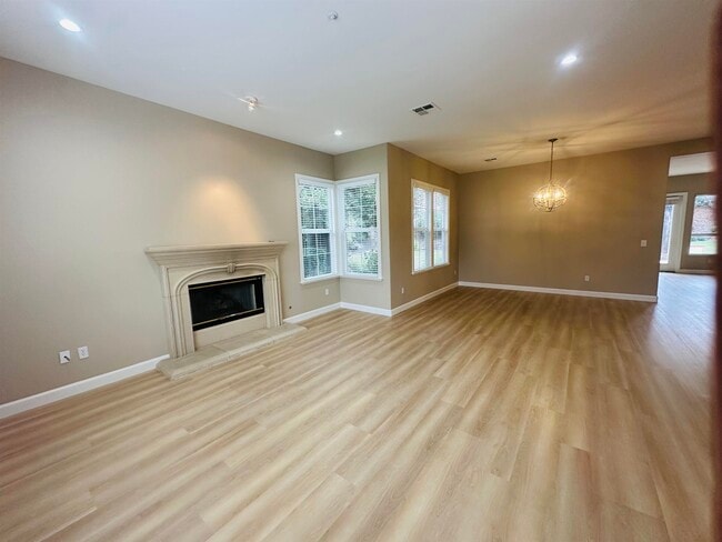 Photo - 583 Montori Ct