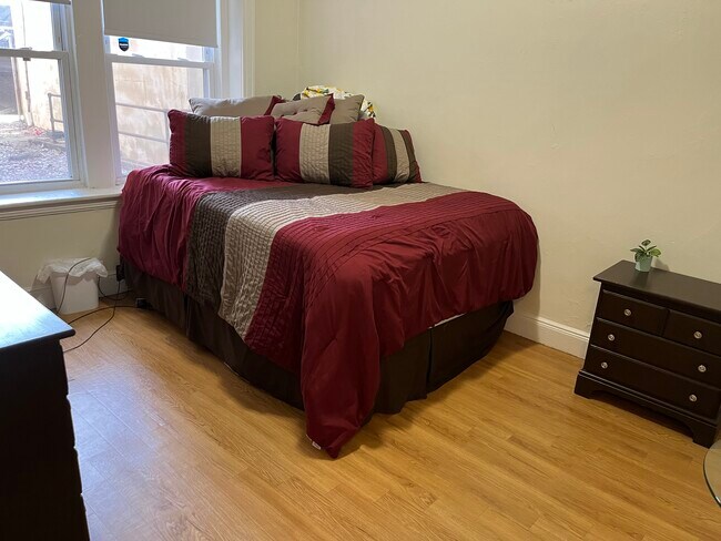Photo - 1710 Commonwealth Ave Unidad 1 Rental