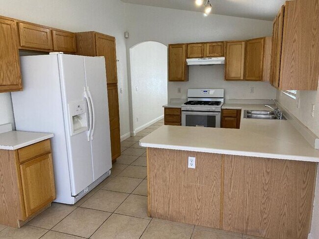 Photo - 1069 Ashwood Bay Ave