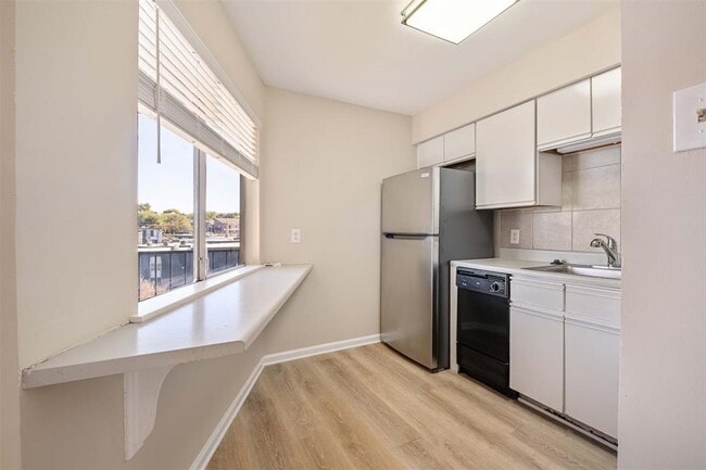 Photo - 1840 Burton Dr Unit 155