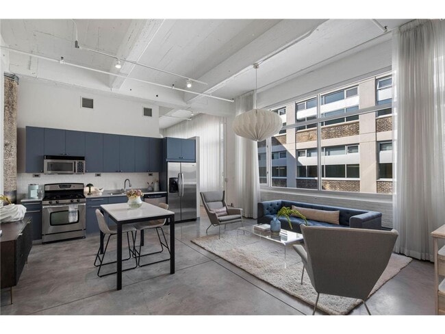Building Photo - 700 N Washington Ave Unit 511