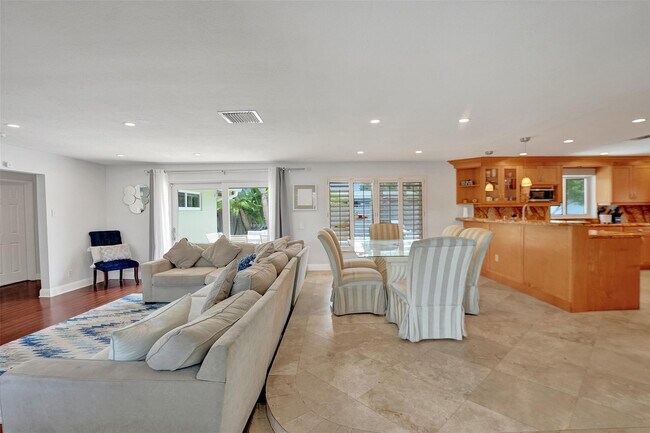 Photo - 720 NW 29th Ct